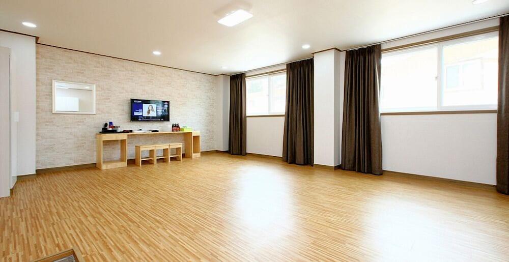 Traum Hotel&Condo Gapyeong Exterior foto