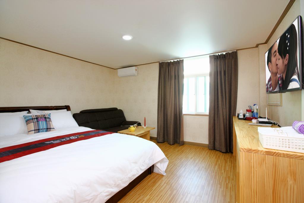Traum Hotel&Condo Gapyeong Exterior foto