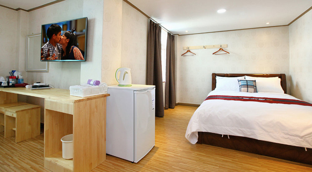 Traum Hotel&Condo Gapyeong Exterior foto
