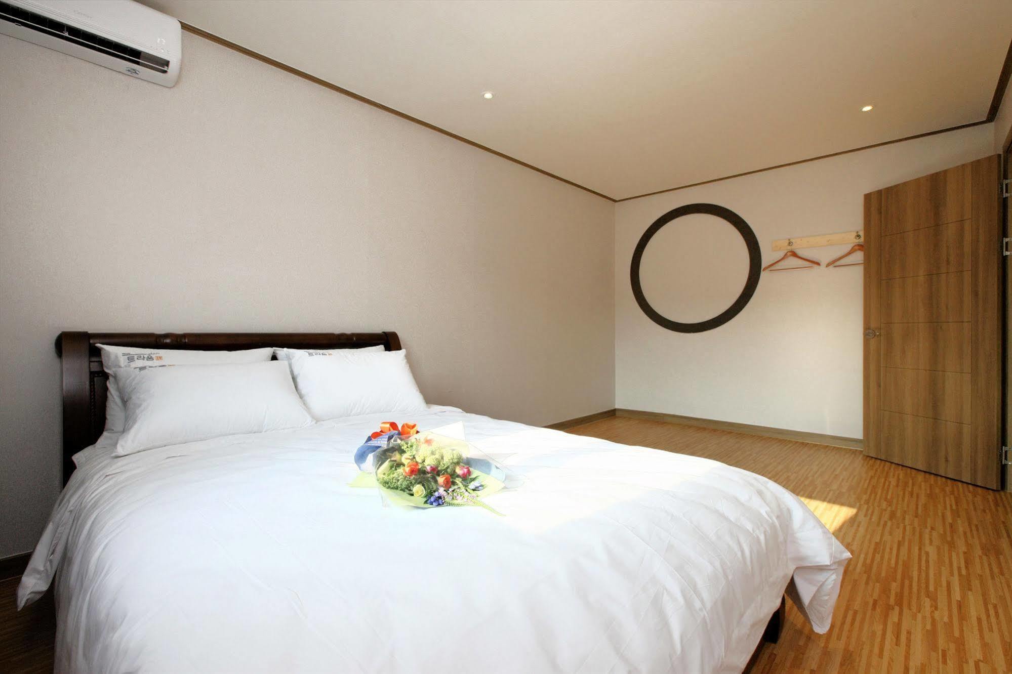 Traum Hotel&Condo Gapyeong Exterior foto